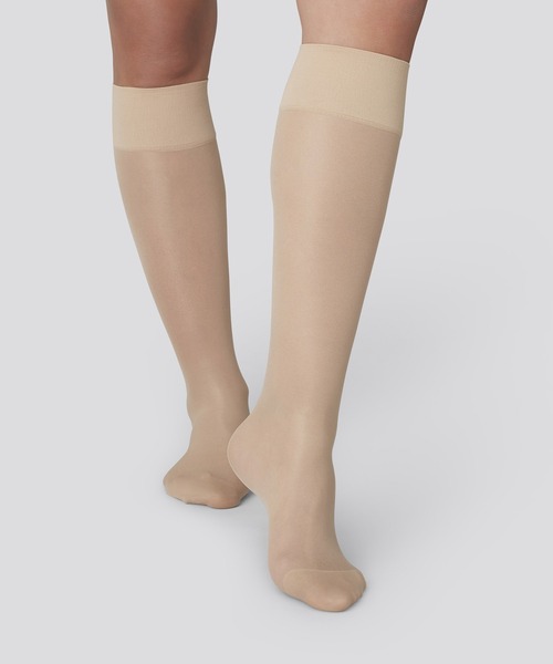 SWEDISH STOCKING（スウェディッシュストッキングス）の「Bea Support Knee-Highs Sand（ソックス/靴下・レディース・サンドベージュ・ONE SIZE）」の2枚目の写真