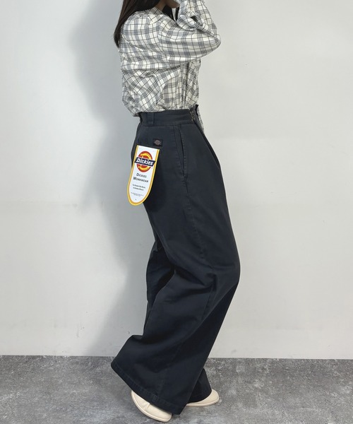Dickies(ディッキーズ)の「【Dickies】フックベルトパンツ(その他パンツ・レディース・オフホワイト/ブラック/グリーン・MEDIUM)」の6枚目の写真