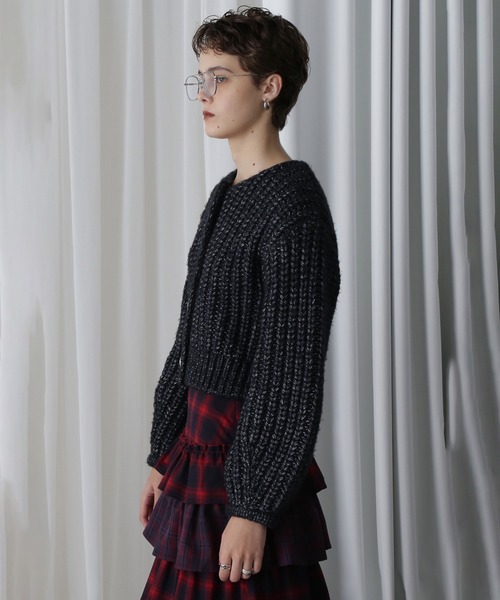 ROSE BUD(ローズバッド)の「LOW GAUGE KNIT CARDIGAN(カーディガン/ボレロ・レディース・ブラック/ピンク・ONE SIZE)」の7枚目の写真