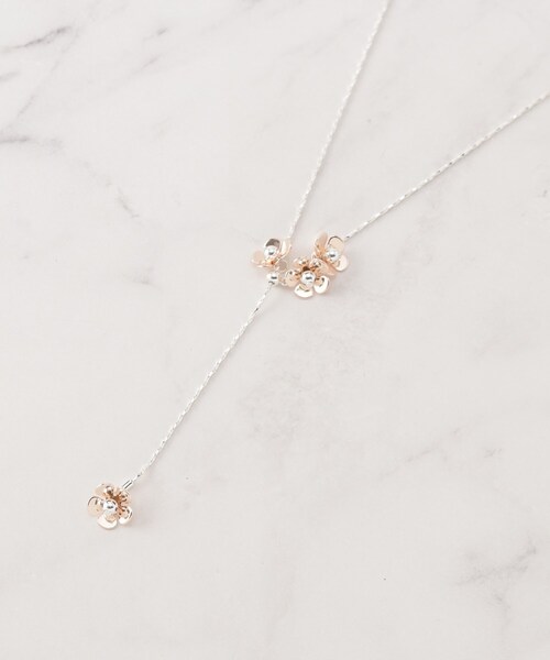 SHOO・LA・RUE（シューラルー）の「【2WAY】フラワーモチーフネックレス（ネックレス・レディース・シルバー/シルバー系その他/ピンクゴールド・00）」の7枚目の写真