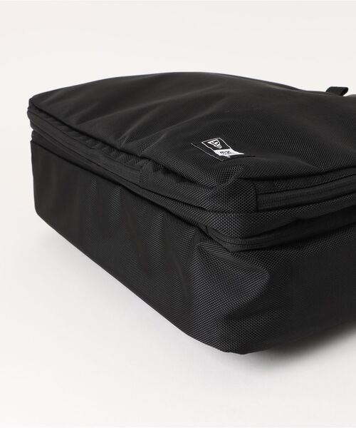 NEW ERA（ニューエラ）の「【NEW ERA/ニューエラ】BRIEF BAG UUC（ビジネスバッグ・メンズ・ブラック・FREE）」の4枚目の写真