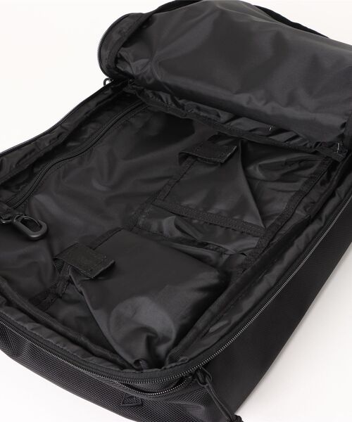 NEW ERA（ニューエラ）の「【NEW ERA/ニューエラ】BRIEF BAG UUC（ビジネスバッグ・メンズ・ブラック・FREE）」の5枚目の写真