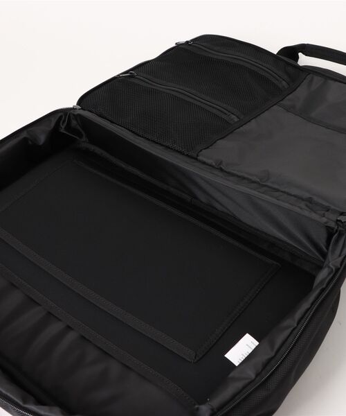 NEW ERA（ニューエラ）の「【NEW ERA/ニューエラ】BRIEF BAG UUC（ビジネスバッグ・メンズ・ブラック・FREE）」の6枚目の写真
