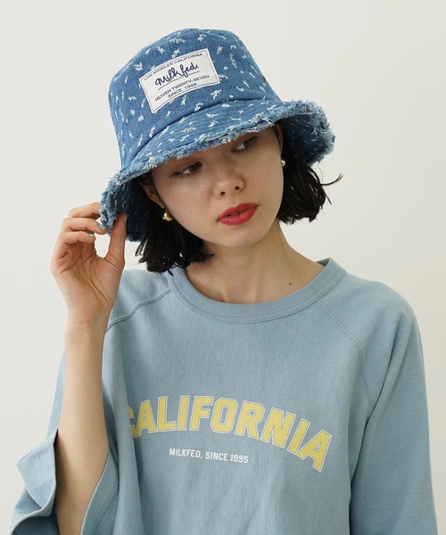 MILKFED.(ミルクフェド)の「FLORAL PATTERN DENIM FRINGE BUCKET HAT(ハット・レディース・ベージュ/ブルー/ブラック・ONE SIZE)」の4枚目の写真