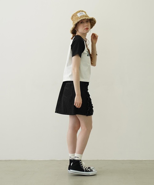 MILKFED.(ミルクフェド)の「FLORAL PATTERN DENIM FRINGE BUCKET HAT(ハット・レディース・ベージュ/ブルー/ブラック・ONE SIZE)」の10枚目の写真