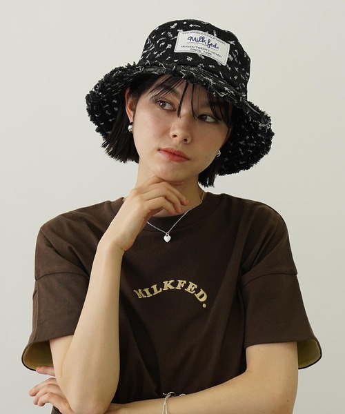 MILKFED.(ミルクフェド)の「FLORAL PATTERN DENIM FRINGE BUCKET HAT(ハット・レディース・ベージュ/ブルー/ブラック・ONE SIZE)」の11枚目の写真
