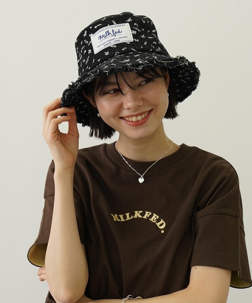 MILKFED.(ミルクフェド)の「FLORAL PATTERN DENIM FRINGE BUCKET HAT(ハット・レディース・ベージュ/ブルー/ブラック・ONE SIZE)」の21枚目の写真
