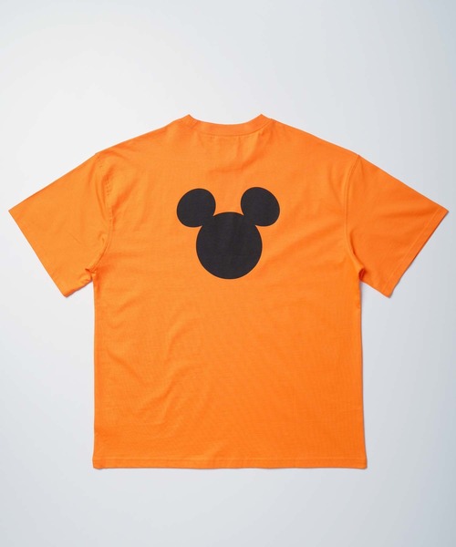 Disney（ディズニー）の「メンズ MICKEY MOUSE ミッキーマウス オーバーサイズＴシャツ（Tシャツ/カットソー・メンズ・杢グレー/ダークグリーン/チャコールグレー/ブラック/オレンジ/オフホワイト・L/XL/M）」の6枚目の写真