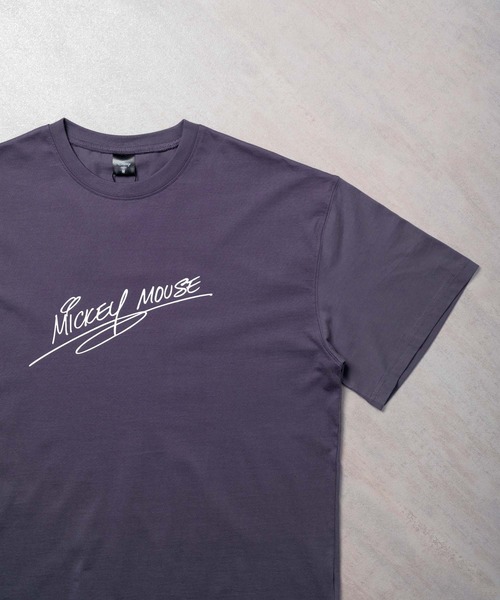Disney（ディズニー）の「メンズ MICKEY MOUSE ミッキーマウス オーバーサイズＴシャツ（Tシャツ/カットソー・メンズ・杢グレー/ダークグリーン/チャコールグレー/ブラック/オレンジ/オフホワイト・L/XL/M）」の7枚目の写真