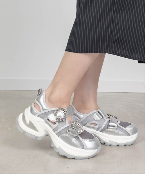 RANDA（ランダ）の「ビジューダブルベルトオープンスニーカー（スニーカー・レディース・ホワイト/シルバー/ベージュ・LL/L/M/S）」の8枚目の写真