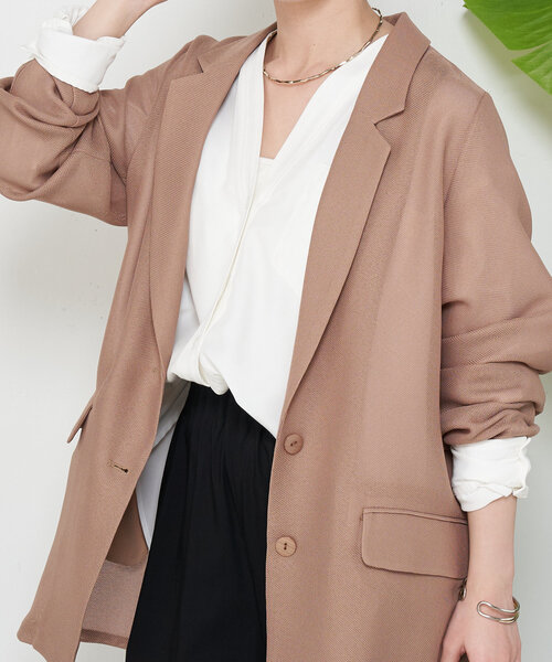 Jena espace merveilleux(ジェナ エスパスメルヴェイユ)の「【デコルテすっきり】トロミダブルVシャツ(シャツ/ブラウス・レディース・イエロー/ブラック/オフホワイト・FREE)」の1枚目の写真