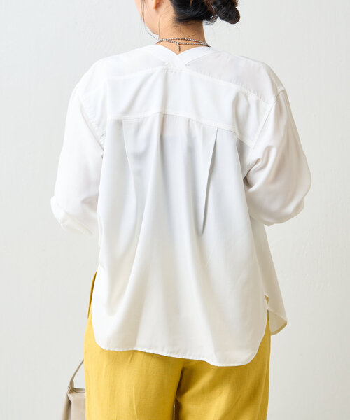 Jena espace merveilleux(ジェナ エスパスメルヴェイユ)の「【デコルテすっきり】トロミダブルVシャツ(シャツ/ブラウス・レディース・イエロー/ブラック/オフホワイト・FREE)」の14枚目の写真