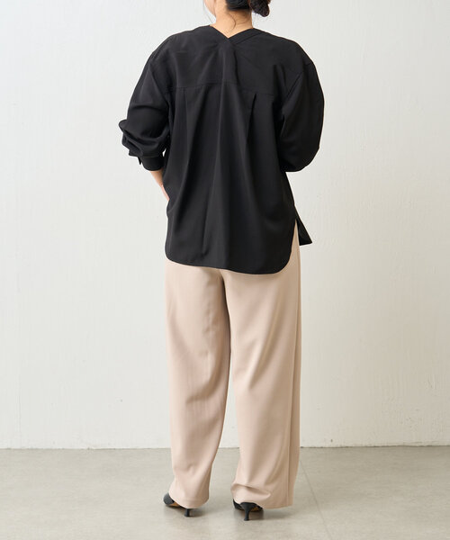 Jena espace merveilleux(ジェナ エスパスメルヴェイユ)の「【デコルテすっきり】トロミダブルVシャツ(シャツ/ブラウス・レディース・イエロー/ブラック/オフホワイト・FREE)」の20枚目の写真