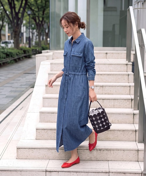 STYLE DELI(スタイルデリ)の「【Psize】【LUXE】ダンガリーデニムシャツワンピース(ワンピース・レディース・ブルー・S-M/M-L)」の4枚目の写真