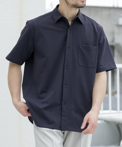 URBAN RESEARCH ROSSO MEN(アーバンリサーチロッソメン)の「『セットアップ対応/XLサイズあり』コンフォータブルドライショートスリーブシャツ(シャツ/ブラウス・メンズ・チャコールグレー/ブラック/ネイビー/ホワイト・SMALL/MEDIUM/LARGE/X-LARGE)」の4枚目の写真
