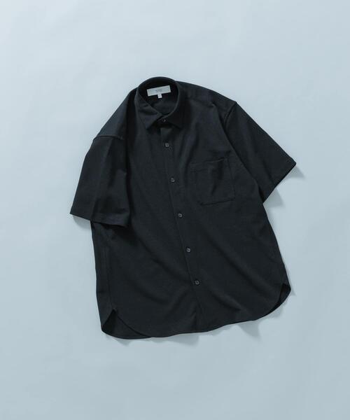 URBAN RESEARCH ROSSO MEN(アーバンリサーチロッソメン)の「『セットアップ対応/XLサイズあり』コンフォータブルドライショートスリーブシャツ(シャツ/ブラウス・メンズ・チャコールグレー/ブラック/ネイビー/ホワイト・SMALL/MEDIUM/LARGE/X-LARGE)」の2枚目の写真