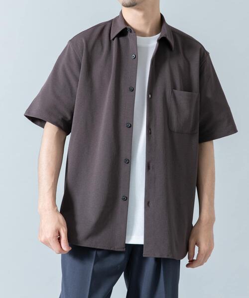 URBAN RESEARCH ROSSO MEN(アーバンリサーチロッソメン)の「『セットアップ対応/XLサイズあり』コンフォータブルドライショートスリーブシャツ(シャツ/ブラウス・メンズ・チャコールグレー/ブラック/ネイビー/ホワイト・SMALL/MEDIUM/LARGE/X-LARGE)」の5枚目の写真