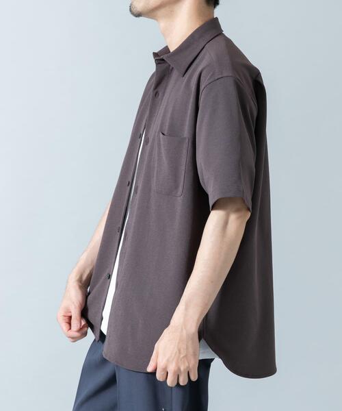 URBAN RESEARCH ROSSO MEN(アーバンリサーチロッソメン)の「『セットアップ対応/XLサイズあり』コンフォータブルドライショートスリーブシャツ(シャツ/ブラウス・メンズ・チャコールグレー/ブラック/ネイビー/ホワイト・SMALL/MEDIUM/LARGE/X-LARGE)」の7枚目の写真