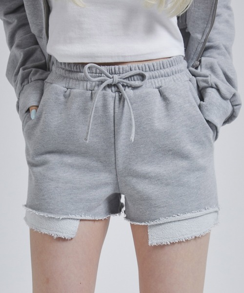 ENVYM（アンビー）の「カットオフスウェットショートパンツ（スウェットパンツ・レディース・グレー/ブラック/ホワイト・FREE）」の3枚目の写真