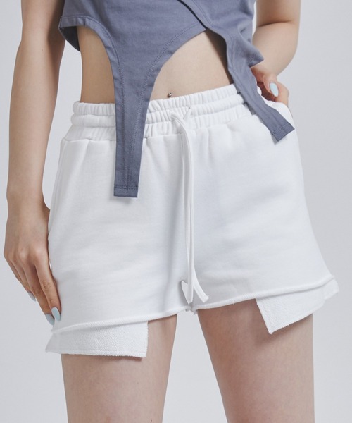 ENVYM（アンビー）の「カットオフスウェットショートパンツ（スウェットパンツ・レディース・グレー/ブラック/ホワイト・FREE）」の2枚目の写真