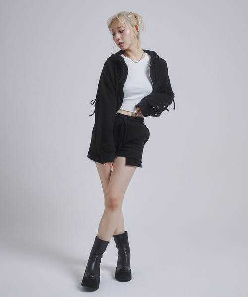 ENVYM（アンビー）の「カットオフスウェットショートパンツ（スウェットパンツ・レディース・グレー/ブラック/ホワイト・FREE）」の8枚目の写真