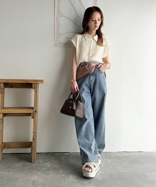 品の良さ漂う、大人カジュアル。クロシェ風レース素材衿付きフレンチスリーブシャツブラウス