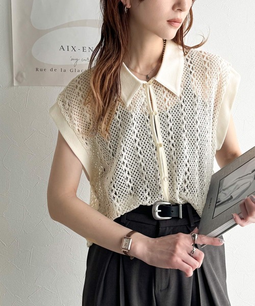 品の良さ漂う、大人カジュアル。クロシェ風レース素材衿付きフレンチスリーブシャツブラウス