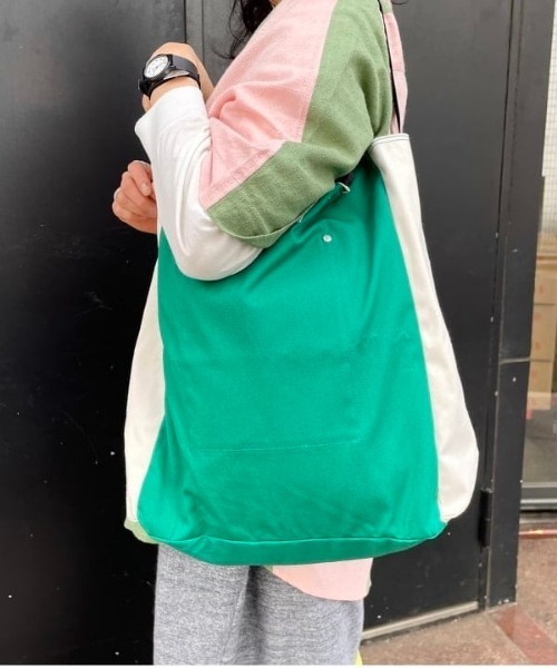 BAG'n'NOUN(バッグンナウン)の「【別注】BAG'n'NOUN / ツールバッグ 2トーン(トートバッグ・レディース・ブラウン/グリーン・FREE)」の4枚目の写真