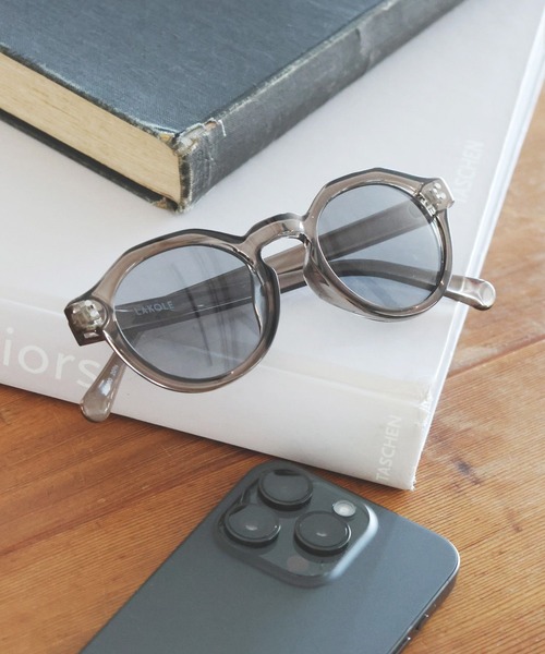 LAKOLE(ラコレ)の「ボールドラウンドサングラス / 253380(サングラス・レディース・イエロー/グレー・FREE)」の2枚目の写真