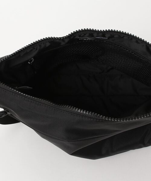 THE NORTH FACE(ザノースフェイス)の「THE NORTH FACE(ザ・ノースフェイス) ミニショルダーバッグ シンプルクロスバッグ SIMPLE CROSS BAG M(ショルダーバッグ・メンズ・ブラック/ライトカーキ/クリーム・FREE)」の6枚目の写真