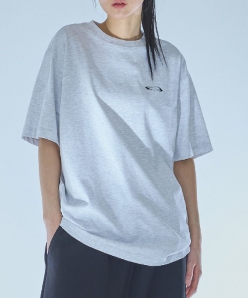 Opening Project(オープニングプロジェクト)の「【UNISEX】Opening Project/Small Logo T(Tシャツ/カットソー・レディース・ホワイト/ライトグレー/ブラック・SMALL/MEDIUM/LARGE)」の1枚目の写真