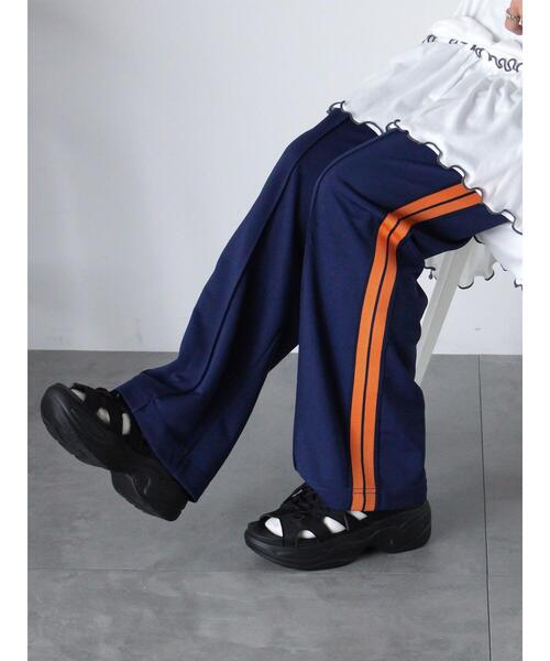 ehka sopo(エヘカソポ)の「サイドライントラックパンツ(その他パンツ・レディース・ネイビー/グリーン/ボルドー・F)」の1枚目の写真