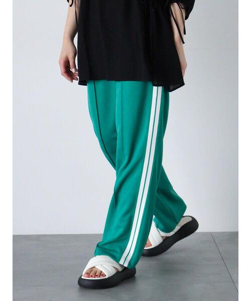 ehka sopo(エヘカソポ)の「サイドライントラックパンツ(その他パンツ・レディース・ネイビー/グリーン/ボルドー・F)」の17枚目の写真