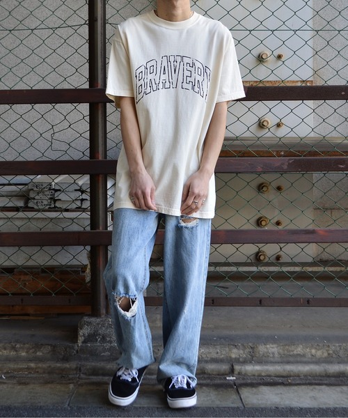 MODISH GAZE(モディシュガゼ)の「ピグメントアーチロゴTシャツ(BRAVERY)(Tシャツ/カットソー・メンズ・スミクロ/バーガンディー/アイボリー・LARGE/MEDIUM)」の5枚目の写真