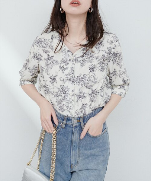 CHANEL パールボタン　ブラウス　5\10 配送です。 シャネル(CHANEL)シャネル パールボタン ブラウス 衣料品