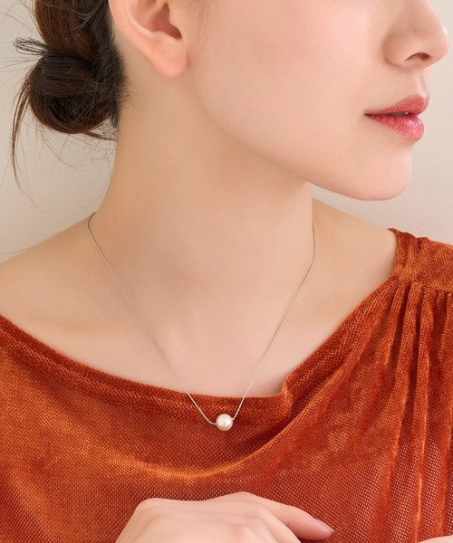 Phoebe（フィービィー）の「【金属アレルギー対応】ワントップパールネックレス/全長:42cm+5cm/サージカルステンレス（ネックレス・レディース・イエローゴールド/シルバー・FREE）」の7枚目の写真