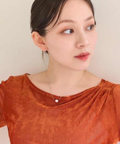 Phoebe（フィービィー）の「【金属アレルギー対応】ワントップパールネックレス/全長:42cm+5cm/サージカルステンレス（ネックレス・レディース・イエローゴールド/シルバー・FREE）」の6枚目の写真