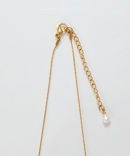 Phoebe（フィービィー）の「【金属アレルギー対応】ワントップパールネックレス/全長:42cm+5cm/サージカルステンレス（ネックレス・レディース・イエローゴールド/シルバー・FREE）」の10枚目の写真