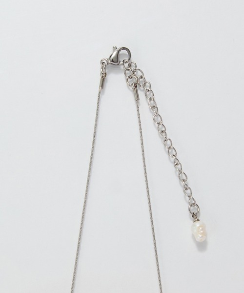 Phoebe（フィービィー）の「【金属アレルギー対応】ワントップパールネックレス/全長:42cm+5cm/サージカルステンレス（ネックレス・レディース・イエローゴールド/シルバー・FREE）」の13枚目の写真