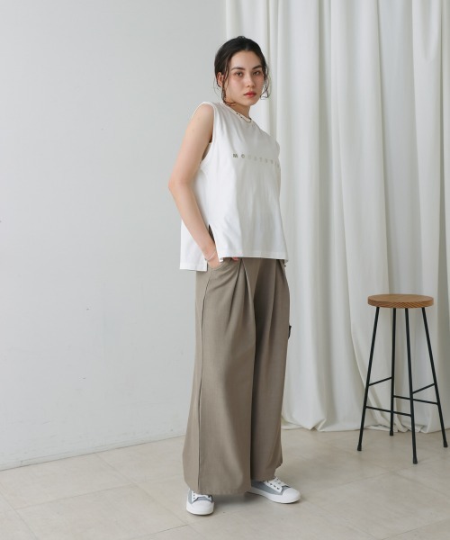 Bou Jeloud(ブージュルード)の「スモール箔ロゴTシャツ(Tシャツ/カットソー・レディース・グレー/ベージュ/オフホワイト・FREE)」の5枚目の写真