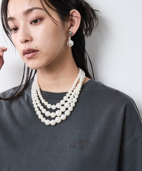 CHIC STYLE(シックスタイル)の「後チャーム付3連パール調ネックレス(長め設計) シックスタイル(ネックレス・レディース・アイボリー系・FREE)」の20枚目の写真