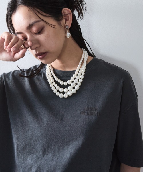 CHIC STYLE(シックスタイル)の「後チャーム付3連パール調ネックレス(長め設計) シックスタイル(ネックレス・レディース・アイボリー系・FREE)」の21枚目の写真