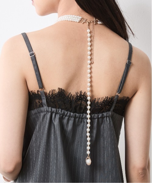 CHIC STYLE(シックスタイル)の「後チャーム付3連パール調ネックレス(長め設計) シックスタイル(ネックレス・レディース・アイボリー系・FREE)」の15枚目の写真