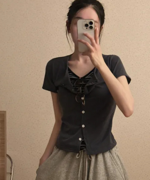 VIVID LADY(ビビッドレディー)の「レイヤード風カーディガン Tシャツ 半袖(Tシャツ/カットソー・レディース・チャコールグレー/ブラック/ネイビー・FREE)」の9枚目の写真