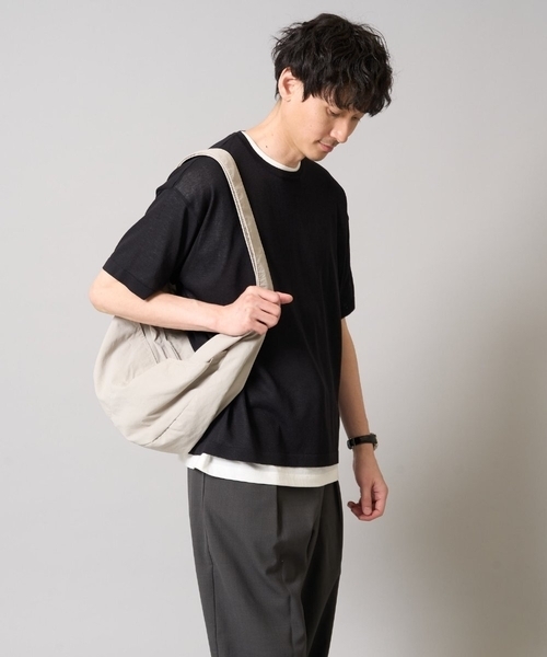 a.v.v（アーヴェヴェ）の「【撥水/ユニセックス】ショルダーバッグ（ショルダーバッグ・メンズ・ブラック/ライトグレー・46）」の15枚目の写真