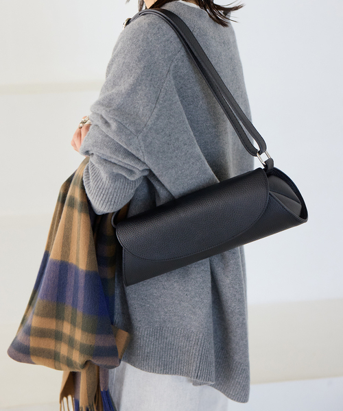 AULENTTI（オウレンティ）の「《追加》【AULENTTI/オウレンティ】ツツガタBAG ST-SS23-Y02MOD-DO（ショルダーバッグ・レディース・ブラック/ブラウン・FREE）」の3枚目の写真