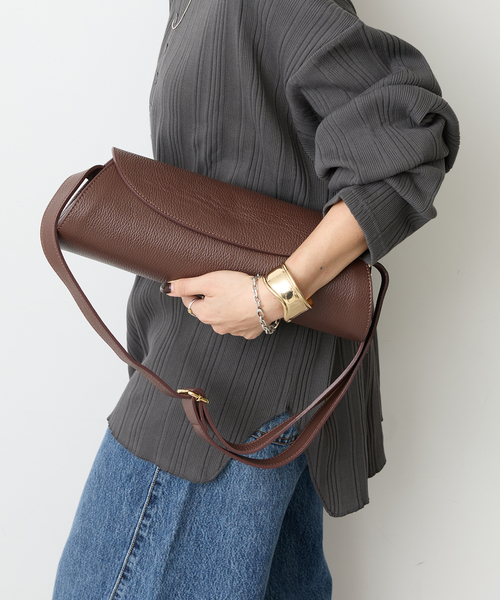AULENTTI（オウレンティ）の「《追加》【AULENTTI/オウレンティ】ツツガタBAG ST-SS23-Y02MOD-DO（ショルダーバッグ・レディース・ブラック/ブラウン・FREE）」の7枚目の写真