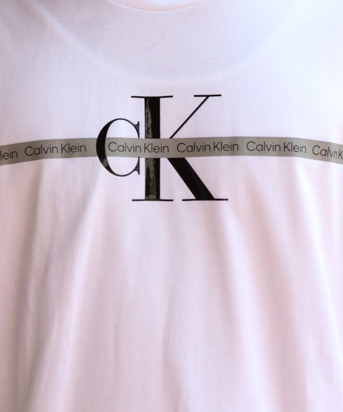 Calvin Klein(カルバン・クライン)の「Calvin Klein ロゴ半袖Tシャツ(Tシャツ/カットソー・メンズ・ブラック/ホワイト系その他/ブルー系その他/ワイン・SMALL/MEDIUM/LARGE/X-LARGE)」の20枚目の写真