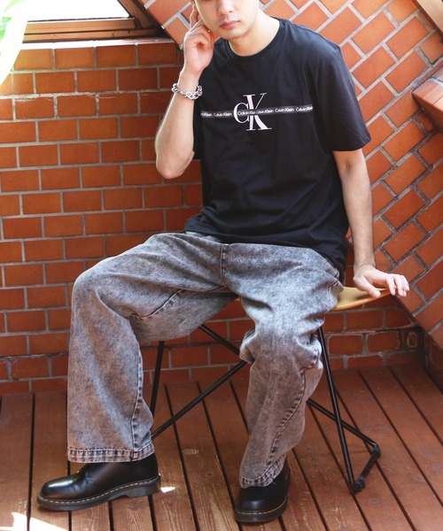 Calvin Klein(カルバン・クライン)の「Calvin Klein ロゴ半袖Tシャツ(Tシャツ/カットソー・メンズ・ブラック/ホワイト系その他/ブルー系その他/ワイン・SMALL/MEDIUM/LARGE/X-LARGE)」の8枚目の写真
