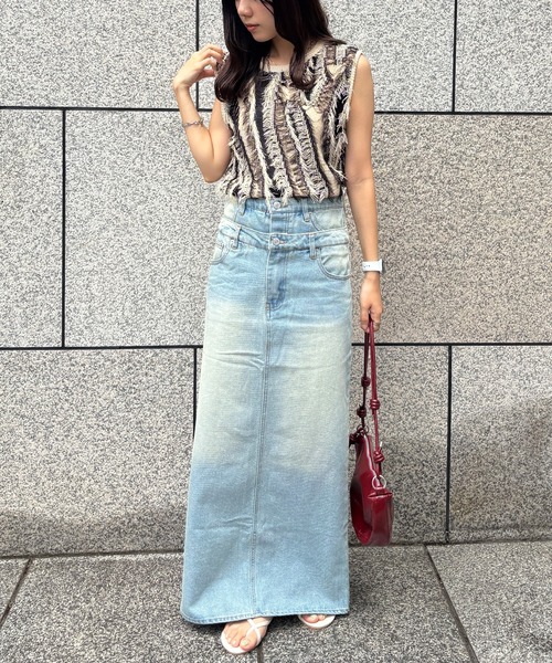 ISOOK（アイスー）の「【ISOOK / アイスー】ウェーブフリンジニットベスト / サマーニット ニットタンク ノースリーブ タンクトップ クルーネック ショート丈 クロップド丈 短丈 麻タッチ アイボリー ブラック ブラウン 白黒 茶ZOZOTOWN限定（タンクトップ・レディース・ブラウン/アイボリー・FREE）」の5枚目の写真